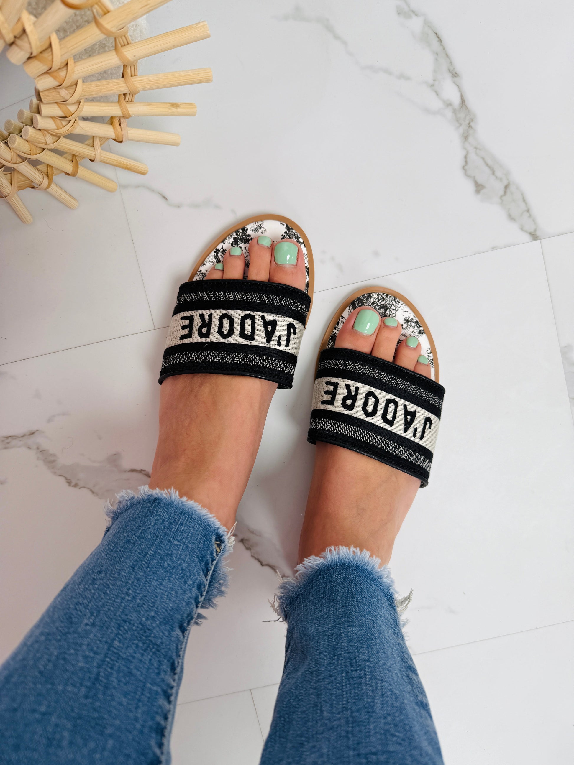 J'Adore Black Slides