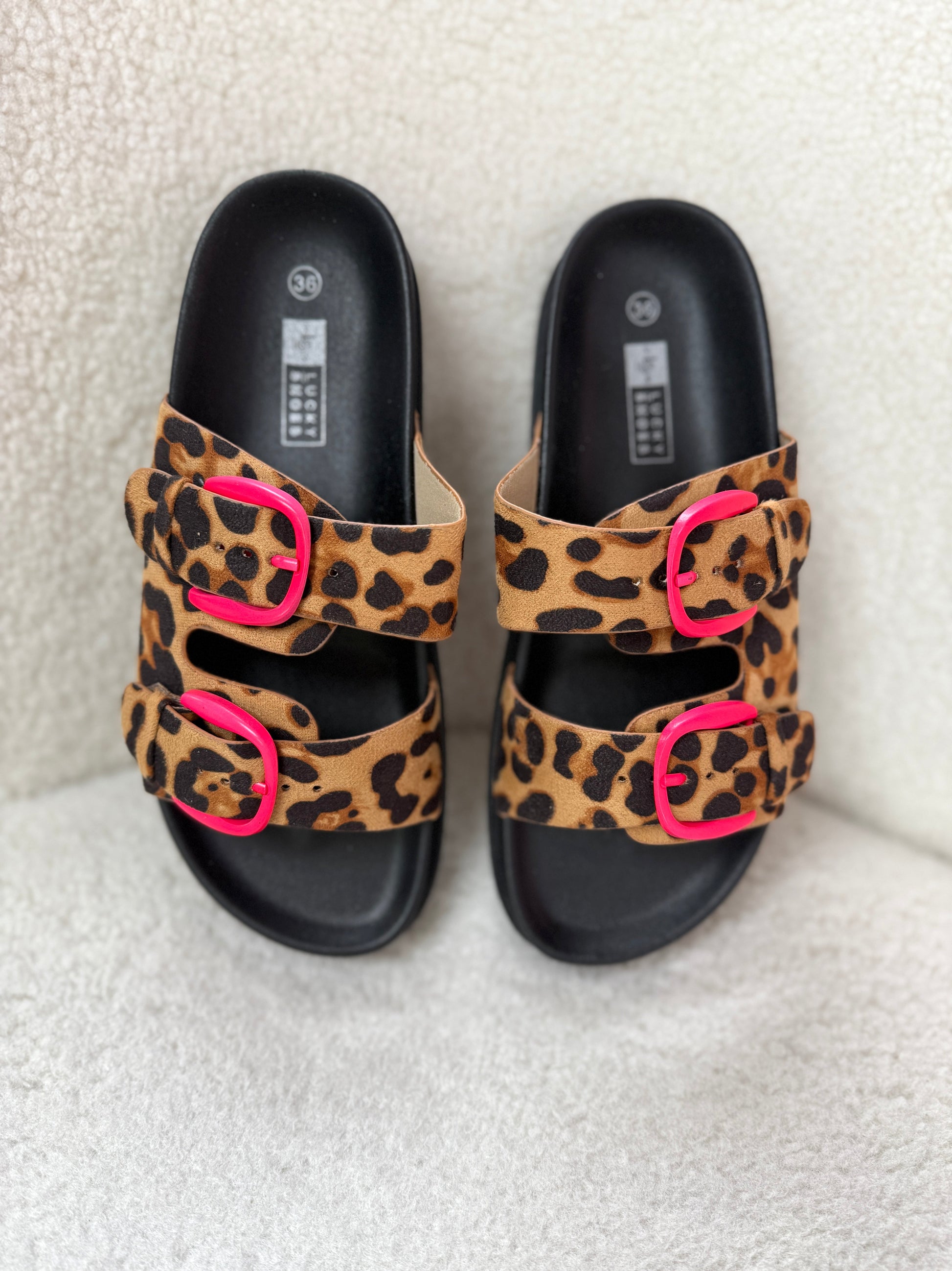Rikki Fuchsia Slides