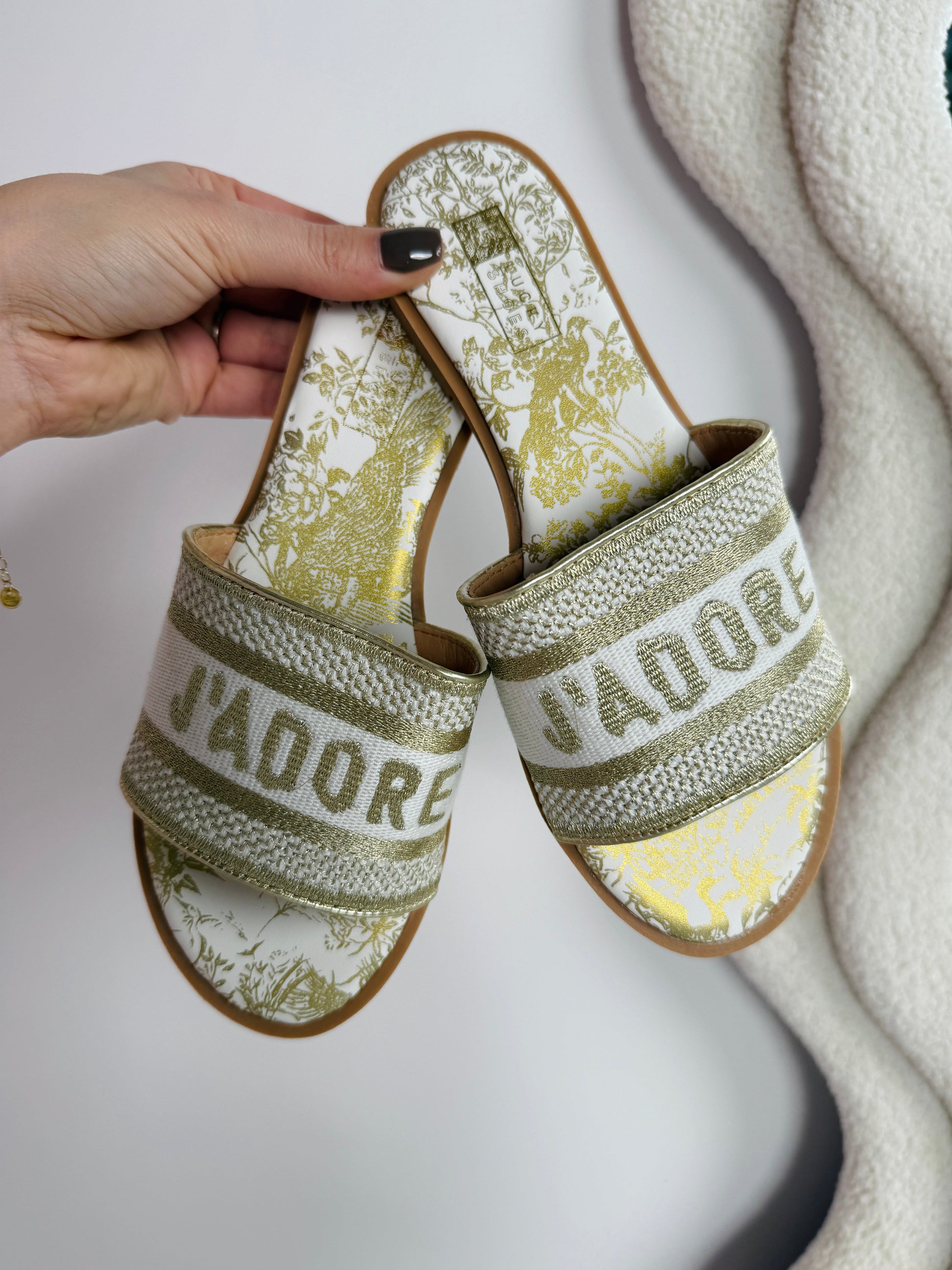 J'Adore Gold Slides