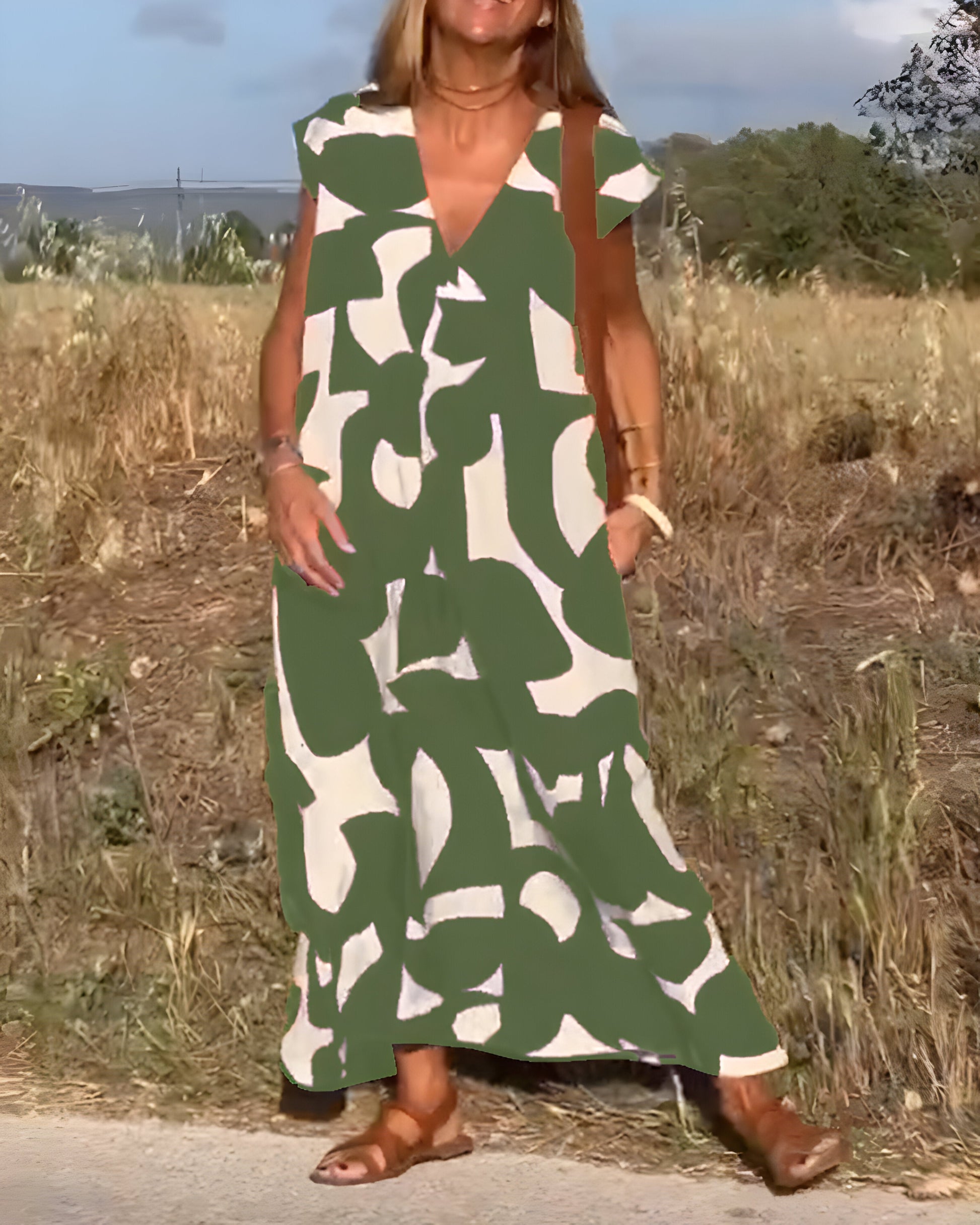 NOVERA™ | Jurk met print en V-hals