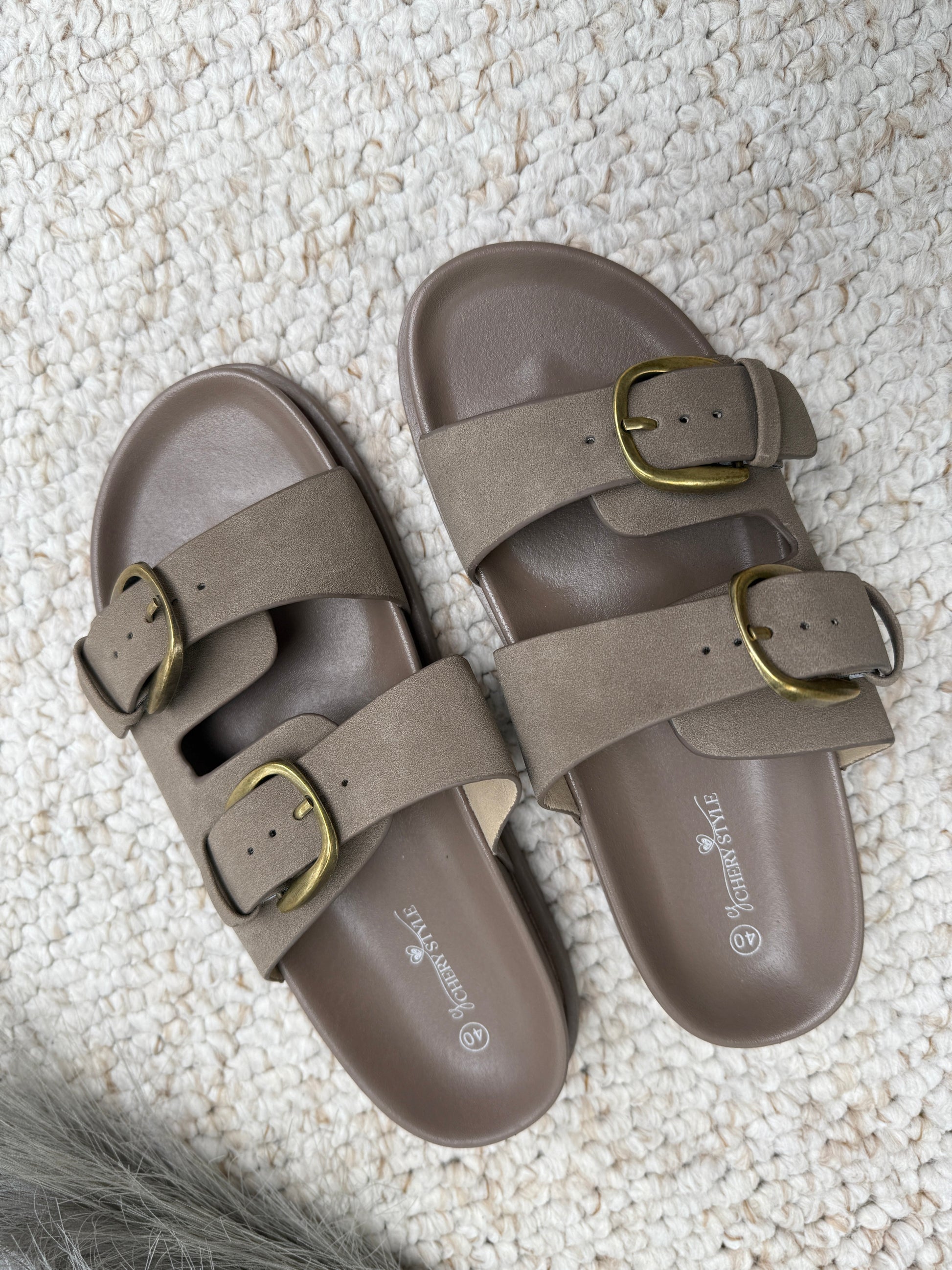 Rikki Khaki Slides