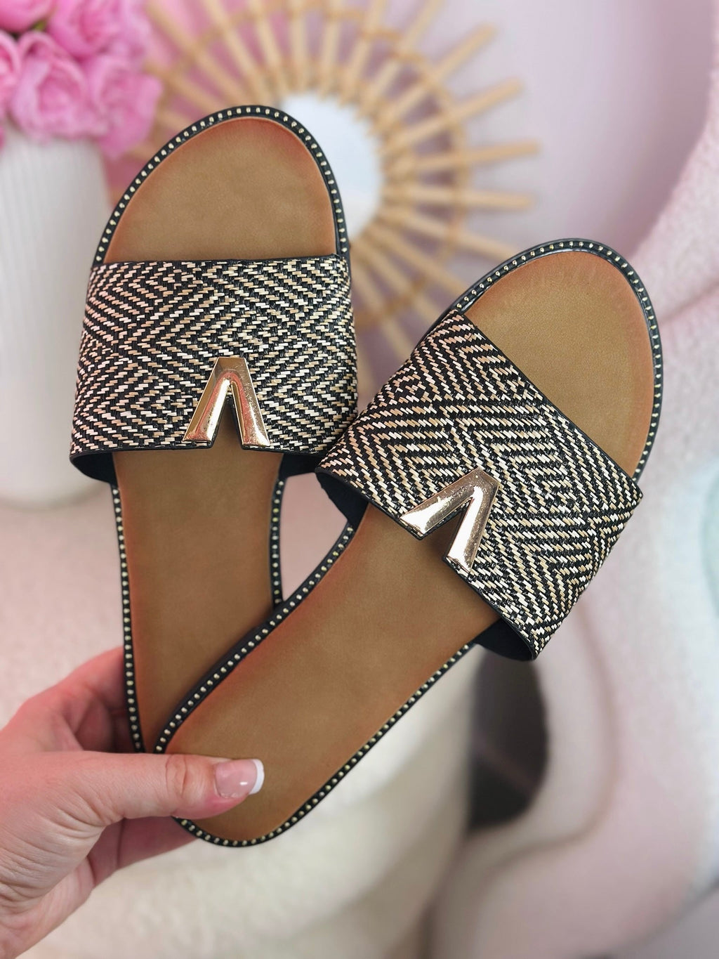 Donia Black Slides
