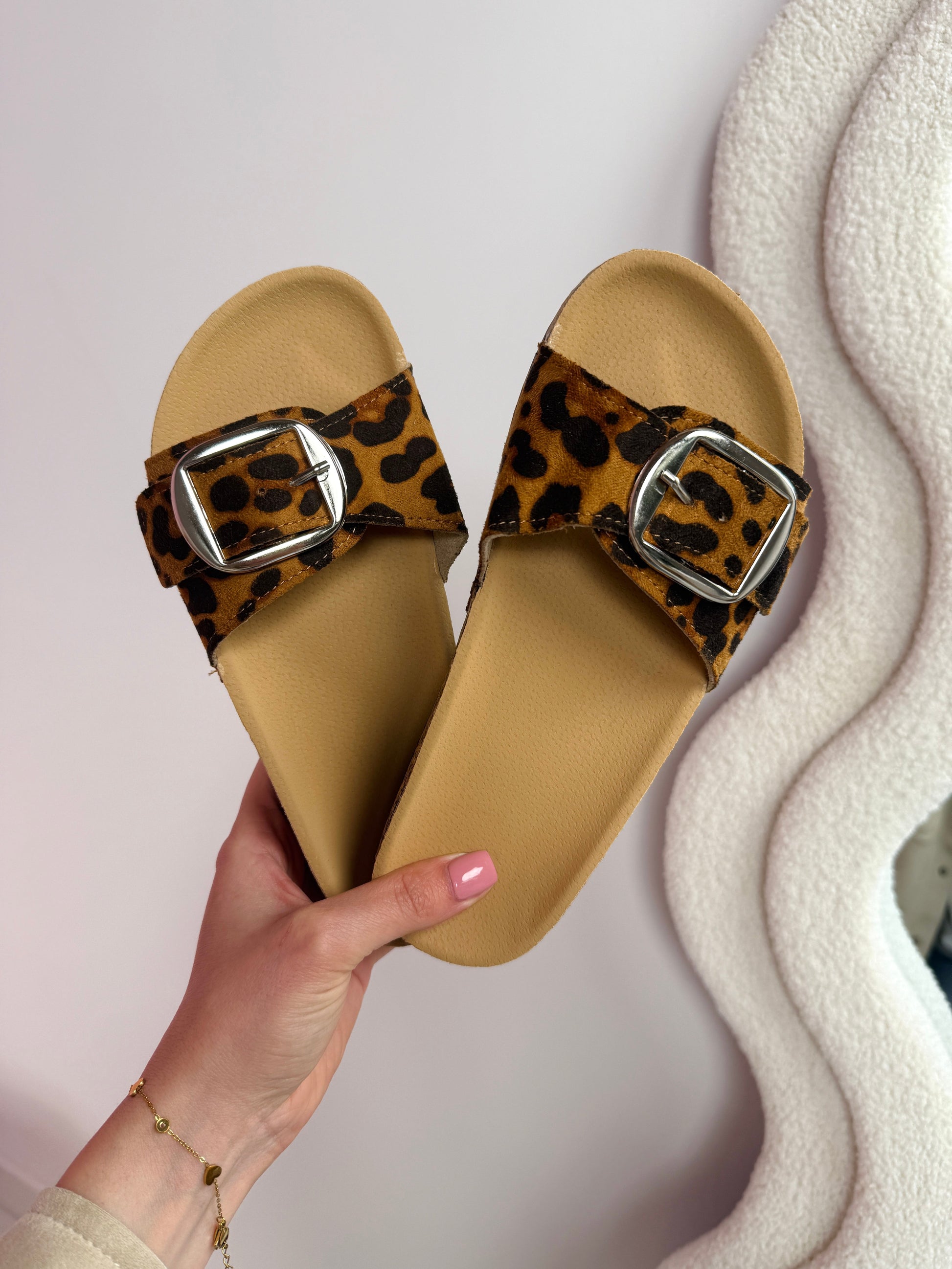 2002 Leo Slides