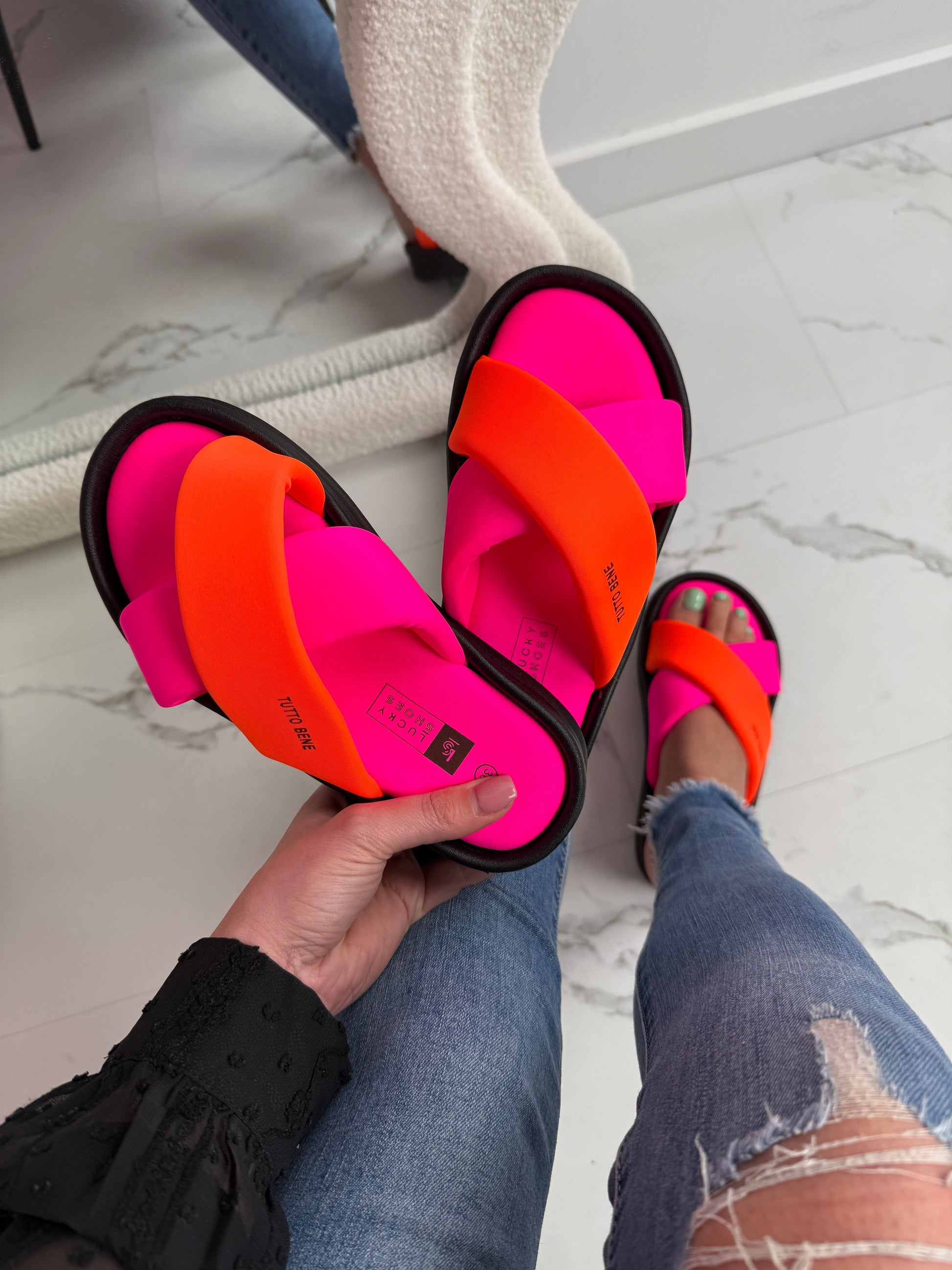 Tutto Fuchsia Slides