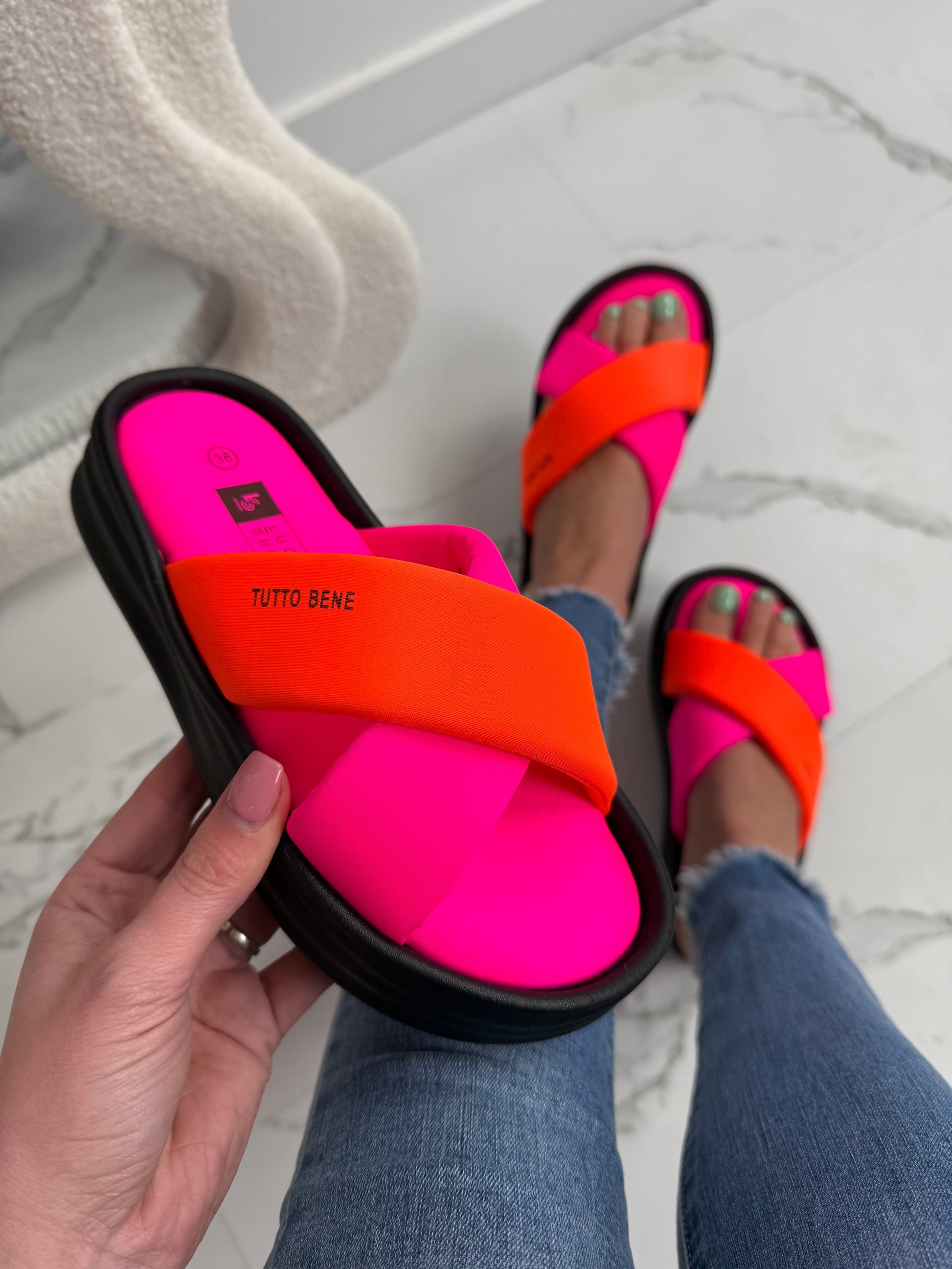 Tutto Fuchsia Slides