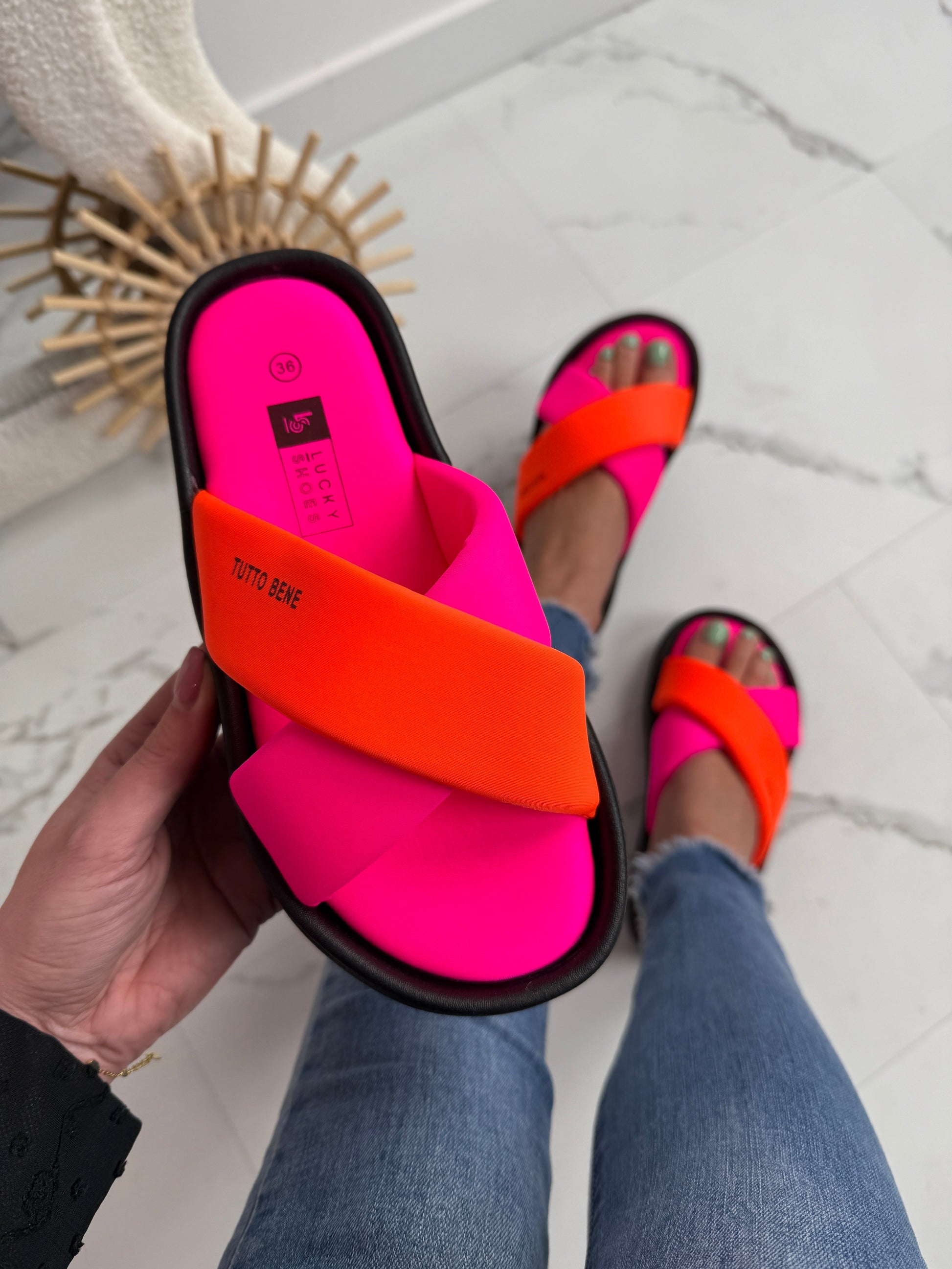 Tutto Fuchsia Slides