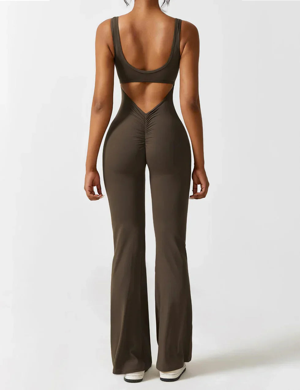 NOVERA™ | Trendy & Flatterende V-Back Jumpsuit