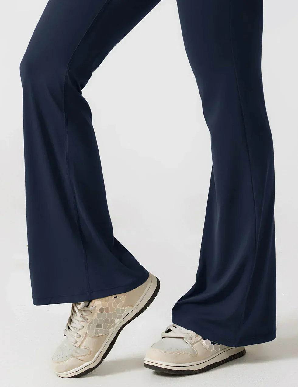 NOVERA™ | Trendy & Flatterende V-Back Jumpsuit