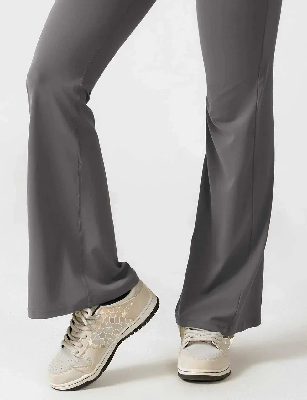 NOVERA™ | Trendy & Flatterende V-Back Jumpsuit