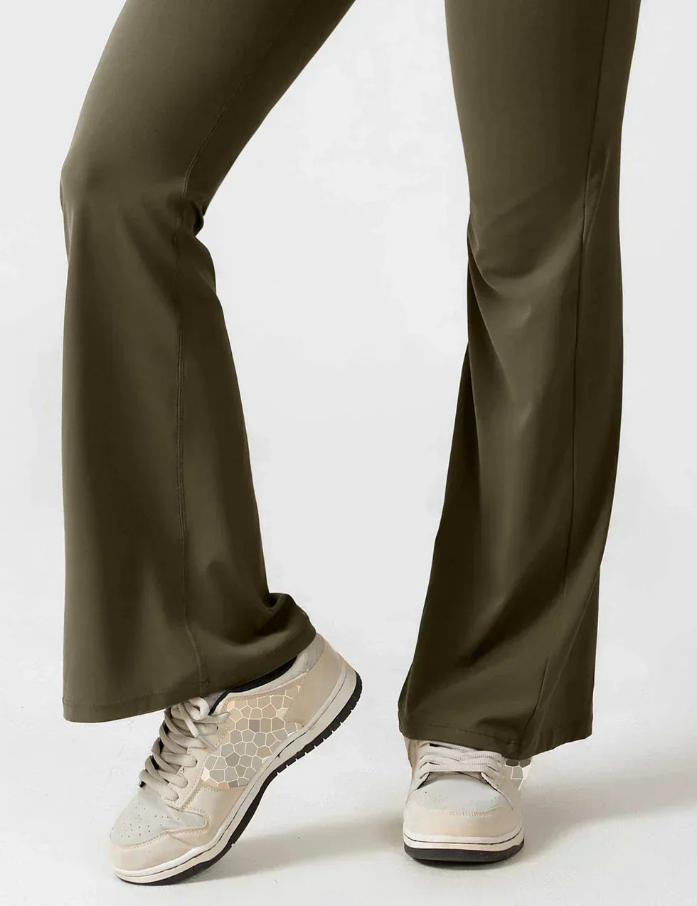 NOVERA™ | Trendy & Flatterende V-Back Jumpsuit